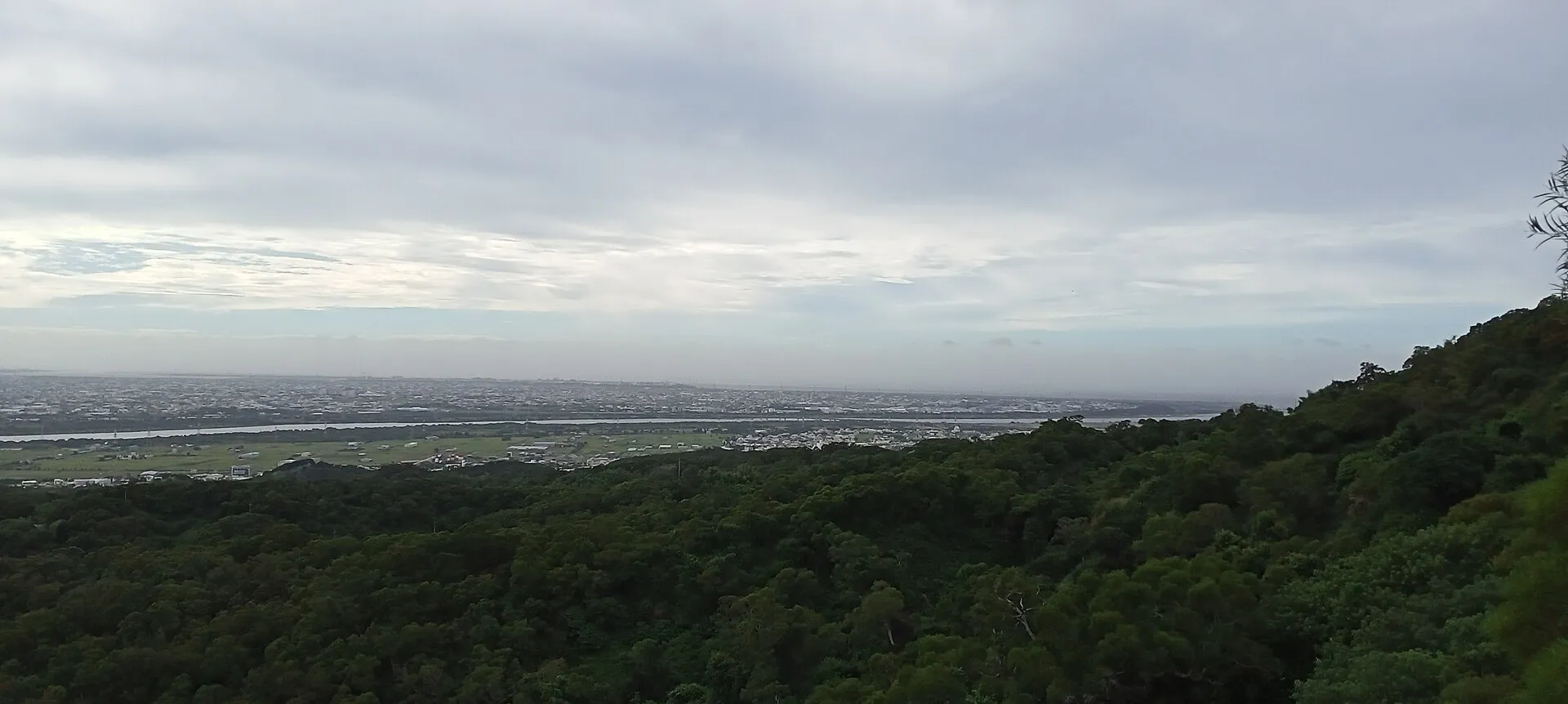 從望高寮觀景平台眺望彰化平原與海線方向